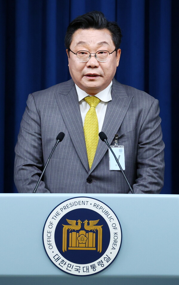 주형환 저출산고령사회위원회 부위원장이 12일 서울 용산 대통령실 청사에서 소감을 밝히고 있다.