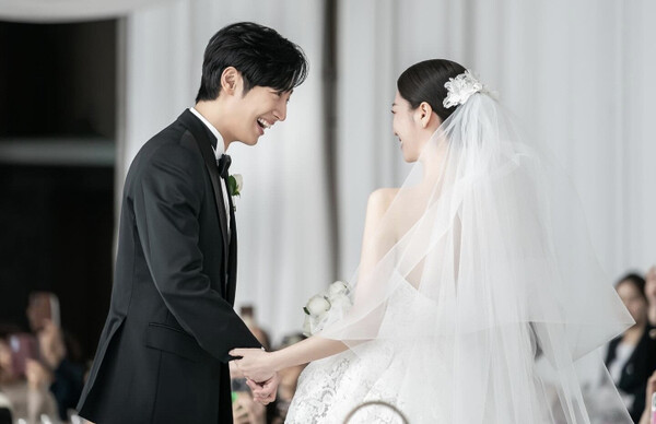 배우 이상엽이 결혼식 사진을 공개했다. (사진=이상엽 인스타그램 캡처) 2024.03.25.