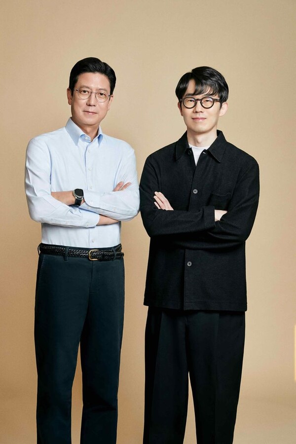 왼쪽부터 넥슨코리아 김정욱, 강대현 공동대표(사진=넥슨코리아)